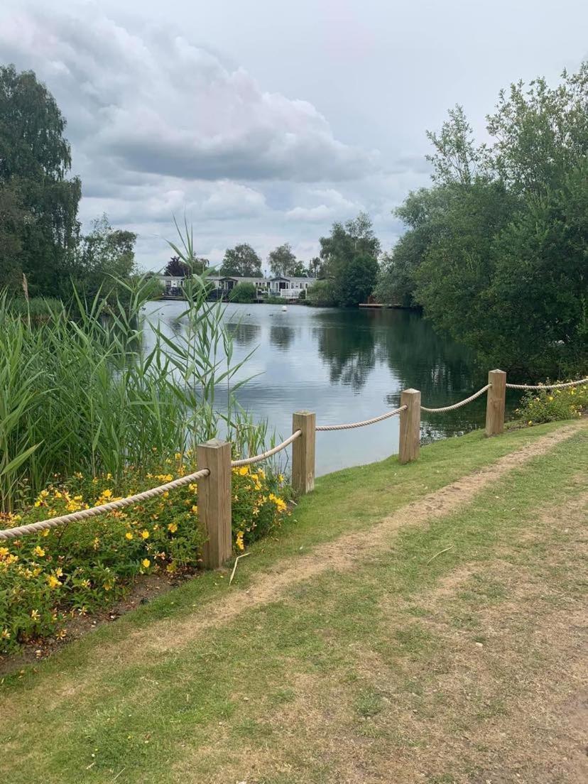 Muscovy Lodge With Hot Tub At Tattershall Lakes Country Park מראה חיצוני תמונה