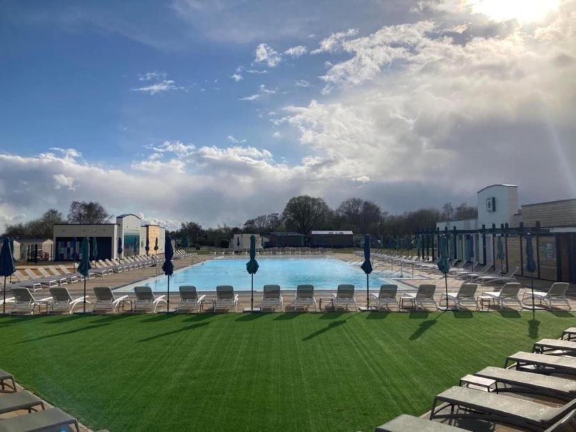 Muscovy Lodge With Hot Tub At Tattershall Lakes Country Park מראה חיצוני תמונה