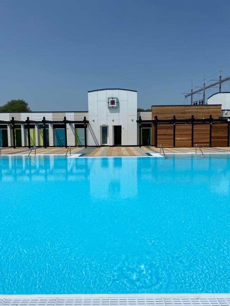 Muscovy Lodge With Hot Tub At Tattershall Lakes Country Park מראה חיצוני תמונה