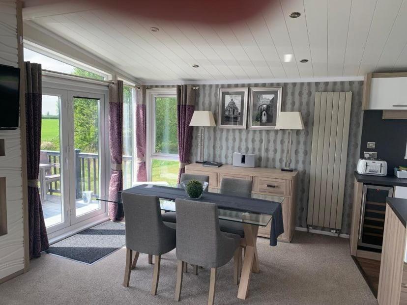 Muscovy Lodge With Hot Tub At Tattershall Lakes Country Park מראה חיצוני תמונה