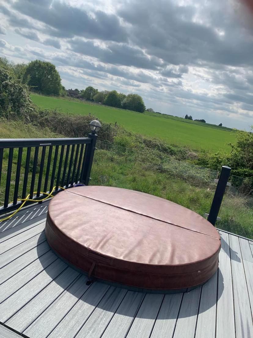 Muscovy Lodge With Hot Tub At Tattershall Lakes Country Park מראה חיצוני תמונה